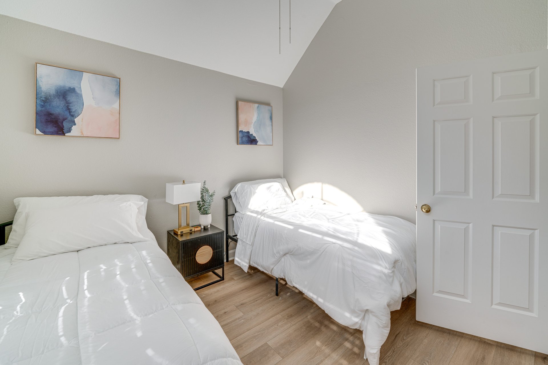 Peaceful and secure home living space at Oakhaven Bliss for memory care residents